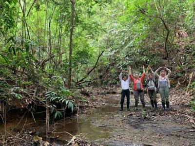 Members of Tropical Behavioral Ecology and Evolution class in Panama