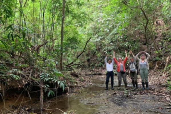 Students from Tropical Behavioral Ecology and Evolution in Panama. From left to right: Julian Roberts, Stephanie Murray, Victoria Sadowski, and Marissa Moran. 